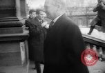 Standbild Außenminister Paris Frankreich, 1958, aus Sekunde 32 historischem Filmmaterial Videoclip 65675045479