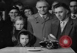 Standbild Sittich Circus Holland Niederlande, 1958, aus Sekunde 22 historischem Filmmaterial Videoclip 65675045481