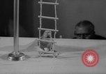Standbild Sittich Circus Holland Niederlande, 1958, aus Sekunde 25 historischem Filmmaterial Videoclip 65675045481