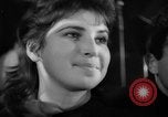 Standbild Hula Hoops fad Polen, 1958, aus Sekunde 39 historischem Filmmaterial Videoclip 65675045482