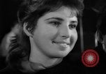 Standbild Hula Hoops fad Polen, 1958, aus Sekunde 41 historischem Filmmaterial Videoclip 65675045482