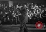 Standbild Hula Hoops fad Polen, 1958, aus Sekunde 42 historischem Filmmaterial Videoclip 65675045482