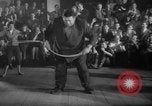Standbild Hula Hoops fad Polen, 1958, aus Sekunde 45 historischem Filmmaterial Videoclip 65675045482
