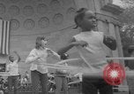 Standbild amerikanische Kinder New York United States USA, 1967, aus Sekunde 25 historischem Filmmaterial Videoclip 65675045489