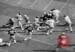 Standbild Fußballspiel South Bend Indiana USA, 1967, aus Sekunde 14 historischem Filmmaterial Videoclip 65675045490
