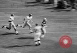 Standbild Fußballspiel South Bend Indiana USA, 1967, aus Sekunde 23 historischem Filmmaterial Videoclip 65675045490
