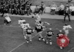 Standbild Fußballspiel South Bend Indiana USA, 1967, aus Sekunde 33 historischem Filmmaterial Videoclip 65675045490