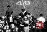 Standbild Fußballspiel South Bend Indiana USA, 1967, aus Sekunde 41 historischem Filmmaterial Videoclip 65675045490