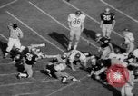 Standbild Fußballspiel South Bend Indiana USA, 1967, aus Sekunde 47 historischem Filmmaterial Videoclip 65675045490