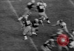 Standbild Fußballspiel South Bend Indiana USA, 1967, aus Sekunde 51 historischem Filmmaterial Videoclip 65675045490