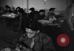 Immagine di Donne Esercito Regno Unito, 1945, secondo 45 filmato di repertorio 65675045500
