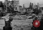 Standbild Zerstörte Stadt Caen Frankreich CAEN FRANKREICH, 1944, aus Sekunde 15 historischem Filmmaterial Videoclip 65675045506