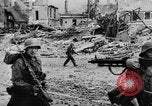 Standbild Zerstörte Stadt Caen Frankreich CAEN FRANKREICH, 1944, aus Sekunde 21 historischem Filmmaterial Videoclip 65675045506