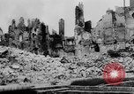 Standbild Zerstörte Stadt Caen Frankreich CAEN FRANKREICH, 1944, aus Sekunde 27 historischem Filmmaterial Videoclip 65675045506