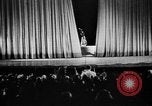 Immagine di Berlin acrobat atto Berlino Germania, 1943, secondo 1 filmato di repertorio 65675045511