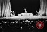 Immagine di Berlin acrobat atto Berlino Germania, 1943, secondo 4 filmato di repertorio 65675045511