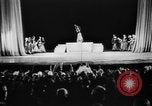 Immagine di Berlin acrobat atto Berlino Germania, 1943, secondo 5 filmato di repertorio 65675045511