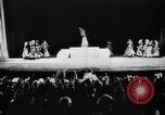Immagine di Berlin acrobat atto Berlino Germania, 1943, secondo 7 filmato di repertorio 65675045511