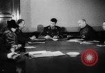 Immagine di I civili tedeschi evacuare Berlin Berlino Germania, 1943, secondo 3 filmato di repertorio 65675045512