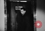 Immagine di I civili tedeschi evacuare Berlin Berlino Germania, 1943, secondo 8 filmato di repertorio 65675045512