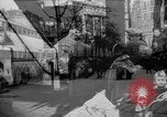 Immagine di I civili tedeschi evacuare Berlin Berlino Germania, 1943, secondo 37 filmato di repertorio 65675045512
