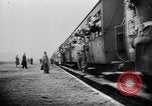 Immagine di I civili tedeschi evacuare Berlin Berlino Germania, 1943, secondo 48 filmato di repertorio 65675045512