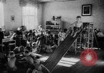 Image enfants allemands en centre de secours Allemagne, 1943, de la seconde 6 séquences d'archives historiques vidéo 65675045513