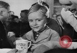 Image enfants allemands en centre de secours Allemagne, 1943, de la seconde 16 séquences d'archives historiques vidéo 65675045513