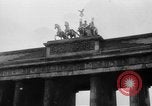 Image des soldats allemands Berlin Allemagne, 1943, de la seconde 1 séquences d'archives historiques vidéo 65675045515