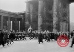 Image des soldats allemands Berlin Allemagne, 1943, de la seconde 5 séquences d'archives historiques vidéo 65675045515