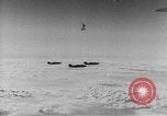 Immagine di B-24 aerei bomba con successo e distruggere la factory tedesca a Gotha Gotha Germania, 1944, secondo 1 filmato di repertorio 65675045545