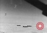 Immagine di B-24 aerei bomba con successo e distruggere la factory tedesca a Gotha Gotha Germania, 1944, secondo 3 filmato di repertorio 65675045545