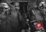 Immagine di B-24 aerei bomba con successo e distruggere la factory tedesca a Gotha Gotha Germania, 1944, secondo 11 filmato di repertorio 65675045545