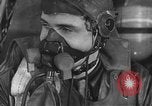 Immagine di B-24 aerei bomba con successo e distruggere la factory tedesca a Gotha Gotha Germania, 1944, secondo 13 filmato di repertorio 65675045545