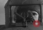 Immagine di B-24 aerei bomba con successo e distruggere la factory tedesca a Gotha Gotha Germania, 1944, secondo 15 filmato di repertorio 65675045545