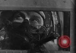 Immagine di B-24 aerei bomba con successo e distruggere la factory tedesca a Gotha Gotha Germania, 1944, secondo 16 filmato di repertorio 65675045545