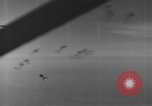Immagine di B-24 aerei bomba con successo e distruggere la factory tedesca a Gotha Gotha Germania, 1944, secondo 46 filmato di repertorio 65675045545