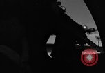 Immagine di B-24 aerei bomba con successo e distruggere la factory tedesca a Gotha Gotha Germania, 1944, secondo 53 filmato di repertorio 65675045545
