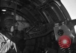 Immagine di B-24 aerei bomba con successo e distruggere la factory tedesca a Gotha Gotha Germania, 1944, secondo 55 filmato di repertorio 65675045545