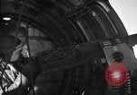 Immagine di B-24 aerei bomba con successo e distruggere la factory tedesca a Gotha Gotha Germania, 1944, secondo 56 filmato di repertorio 65675045545