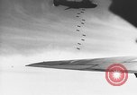 Immagine di B-24 aeromobile Europa, 1944, secondo 18 filmato di repertorio 65675045547