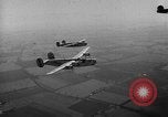 Standbild B-24 Flugzeuge Europa, 1944, aus Sekunde 40 historischem Filmmaterial Videoclip 65675045549