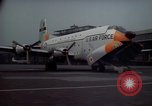 Standbild Flughafen Tempelhof Hangar Berlin Deutschland, 1961, aus Sekunde 15 historischem Filmmaterial Videoclip 65675045564