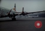 Standbild Flughafen Tempelhof Hangar Berlin Deutschland, 1961, aus Sekunde 22 historischem Filmmaterial Videoclip 65675045564