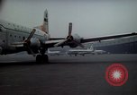 Standbild Flughafen Tempelhof Hangar Berlin Deutschland, 1961, aus Sekunde 27 historischem Filmmaterial Videoclip 65675045564