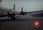 Standbild Flughafen Tempelhof Hangar Berlin Deutschland, 1961, aus Sekunde 32 historischem Filmmaterial Videoclip 65675045564