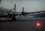 Standbild Flughafen Tempelhof Hangar Berlin Deutschland, 1961, aus Sekunde 33 historischem Filmmaterial Videoclip 65675045564