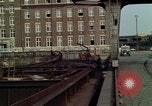 Standbild Haufen Kohle Berlin Deutschland, 1961, aus Sekunde 46 historischem Filmmaterial Videoclip 65675045565