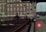 Standbild Haufen Kohle Berlin Deutschland, 1961, aus Sekunde 48 historischem Filmmaterial Videoclip 65675045565