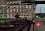 Standbild Haufen Kohle Berlin Deutschland, 1961, aus Sekunde 49 historischem Filmmaterial Videoclip 65675045565